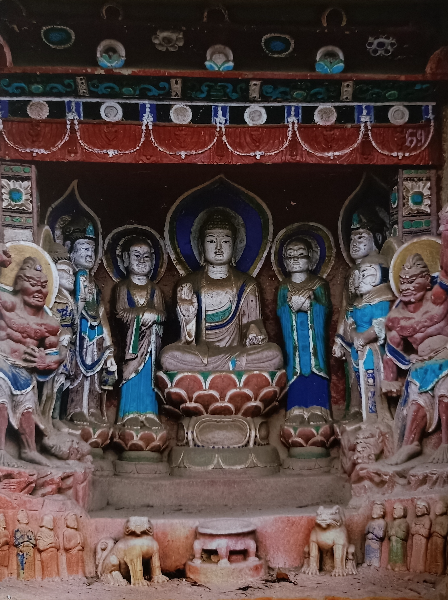 Vertical view of a Sakyamuni sermon niche at Nankan
