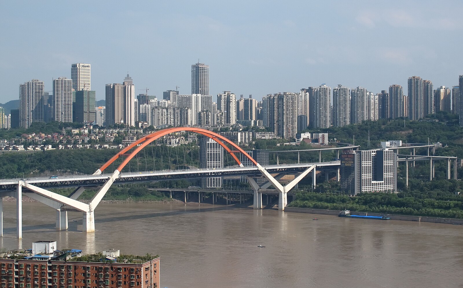 Caiyuanba bridge, rail deck and Yangtze riverbanks