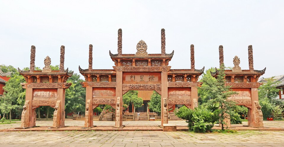 Courtyard and historic buildings at Deyang Confucian Temple