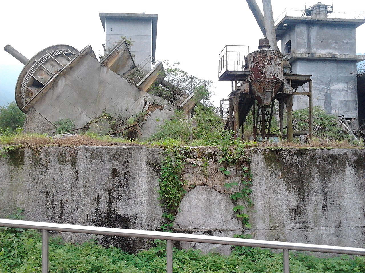 Earthquake-damaged building preserved at Chuanxindian in Shifang