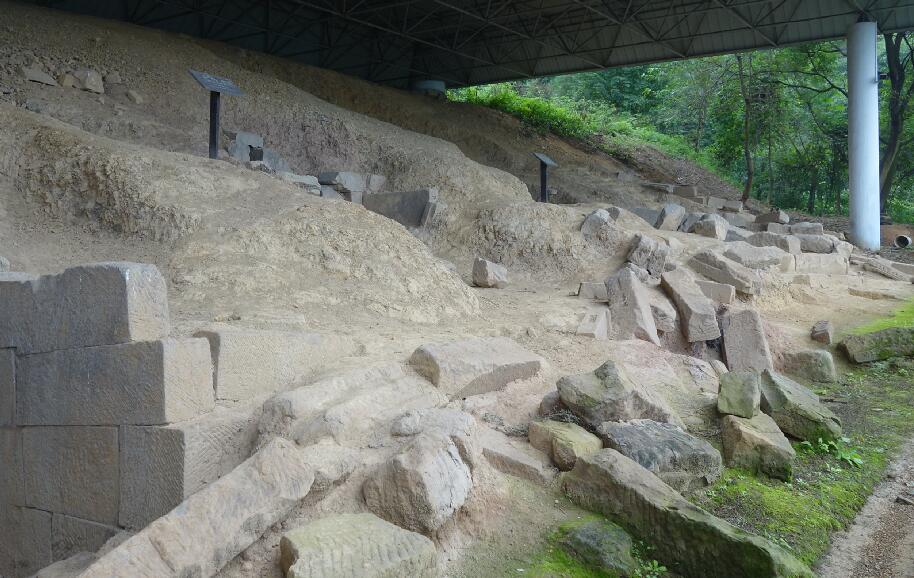 Exposed archaeological fabric under shelter at the An Bing tomb site