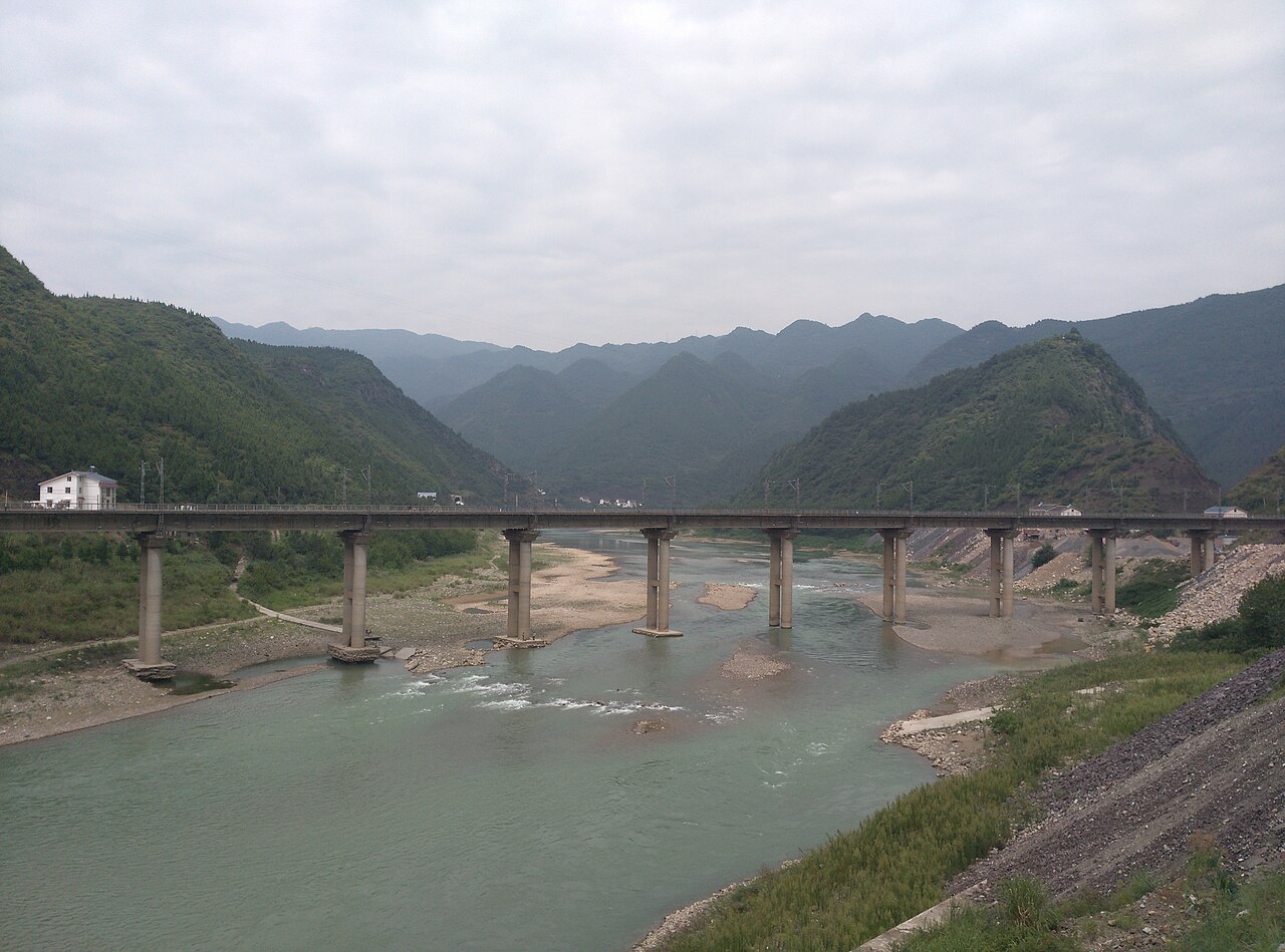 Baoji–Chengdu Railway bridge in Chaotian District