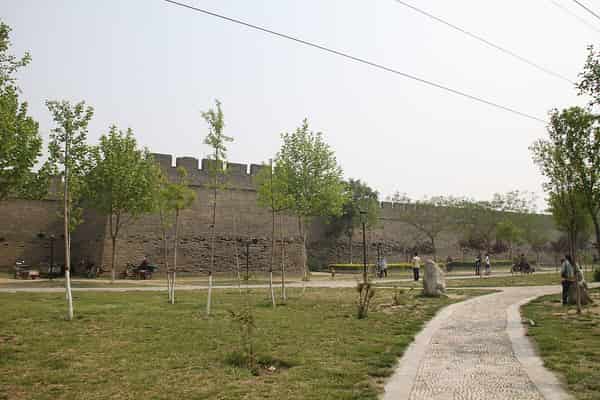 Kaifeng City Wall in Kaifeng