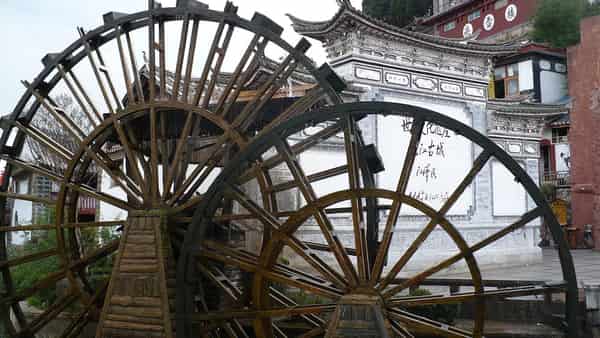 Old-town waterwheel in Lijiang