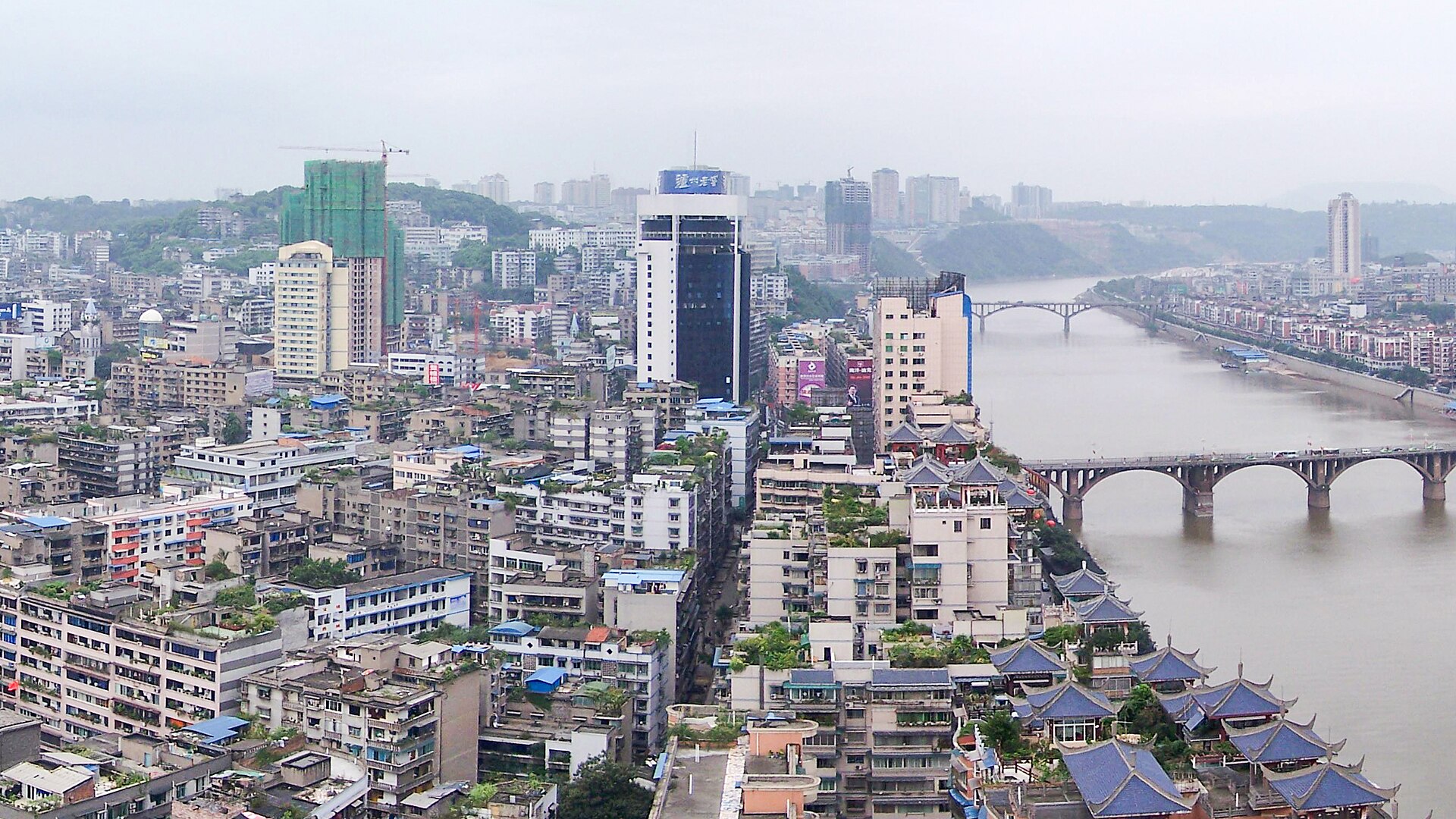 Layered urban waterfront in Luzhou