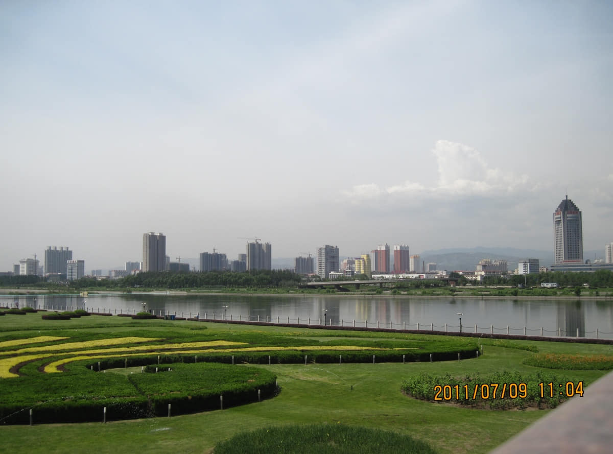 Documentary photograph for Why is the Fen River the clearest way to read Taiyuan?