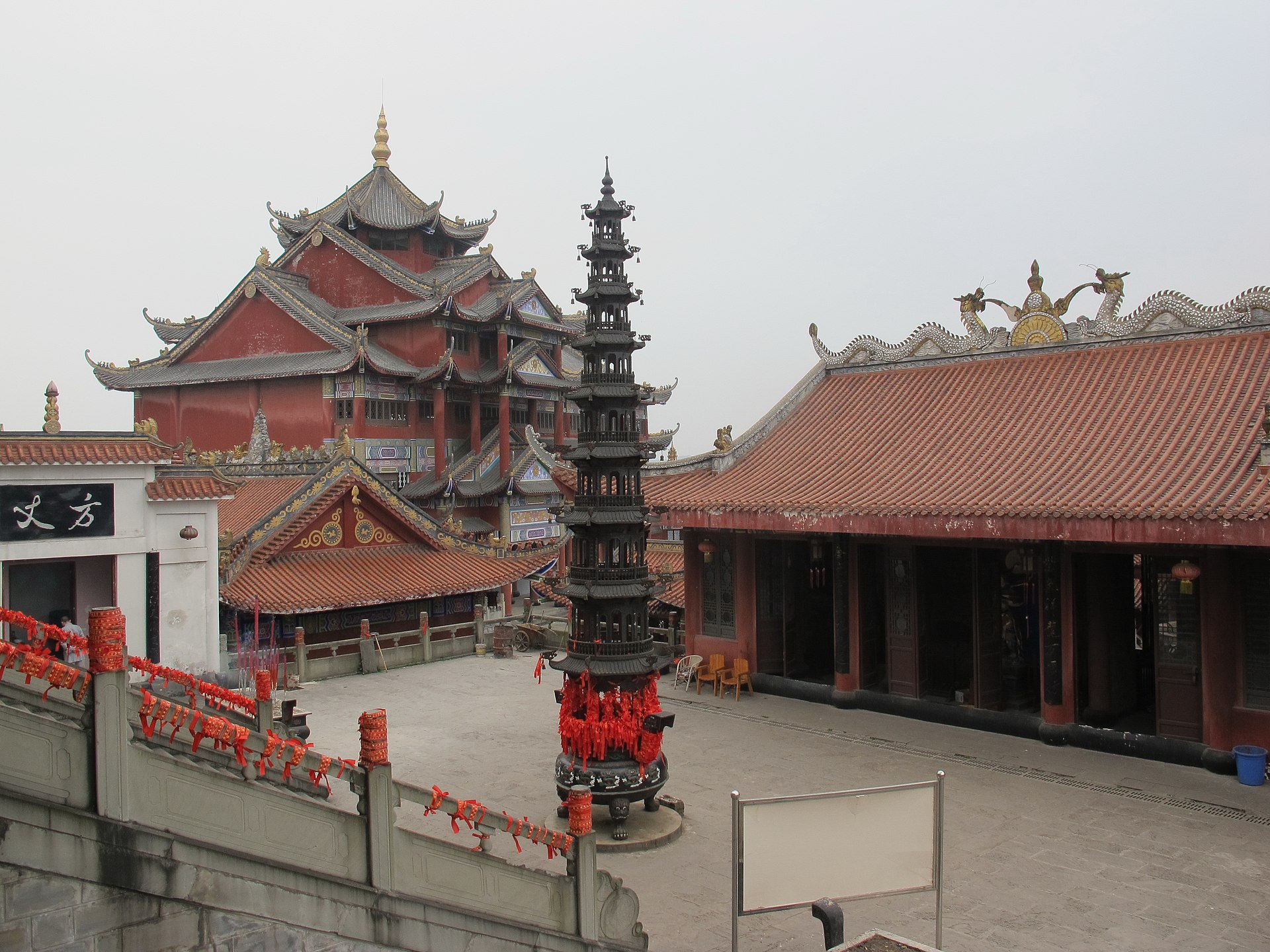 Longyin Temple building within the Shunan Bamboo Sea