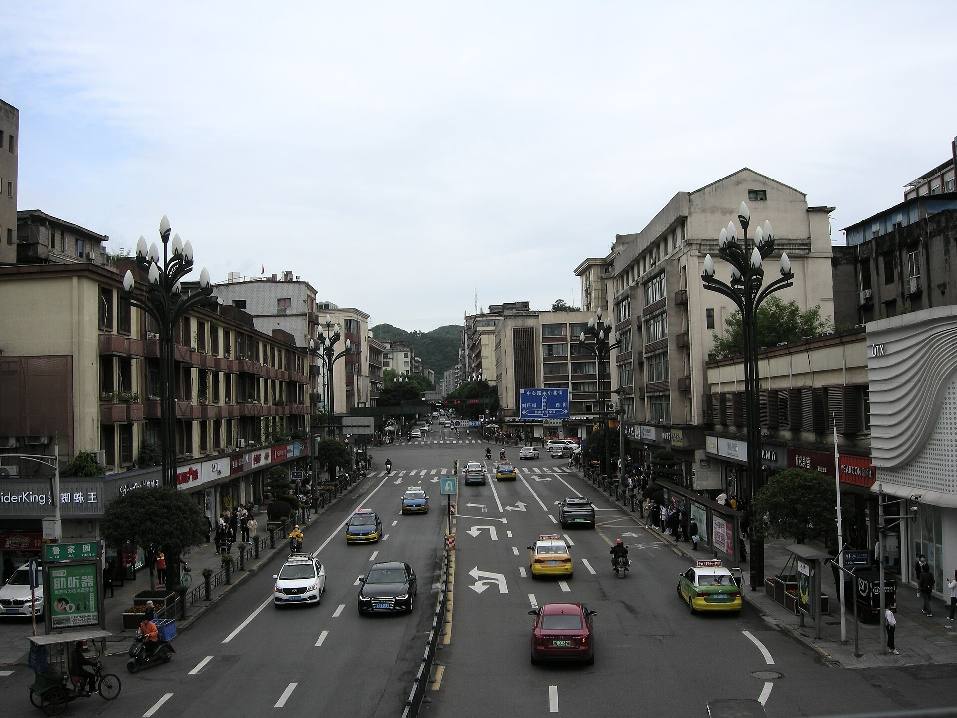 Daytime street scene on Zhongshan Street in Yibin