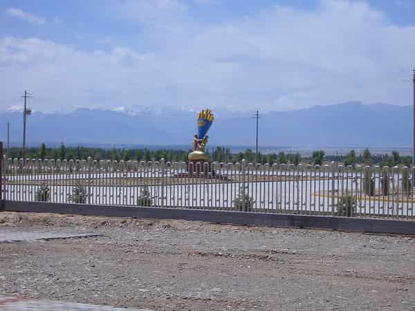 Minle view toward the Qilian Mountains in Zhangye