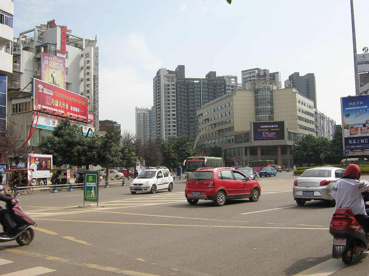 Dated street and residential fabric in Ziyang