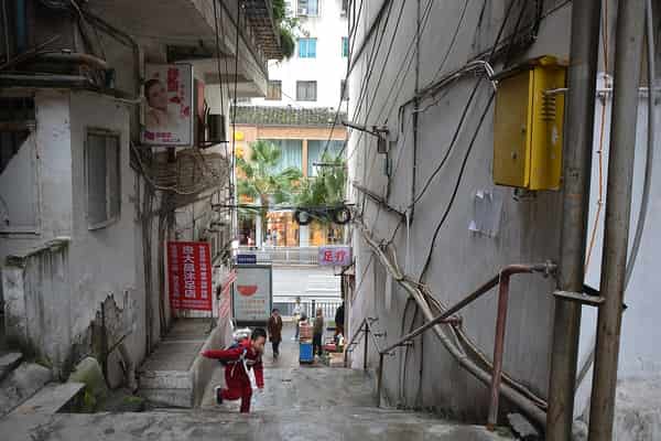 Zunyi hillside stairway in Zunyi